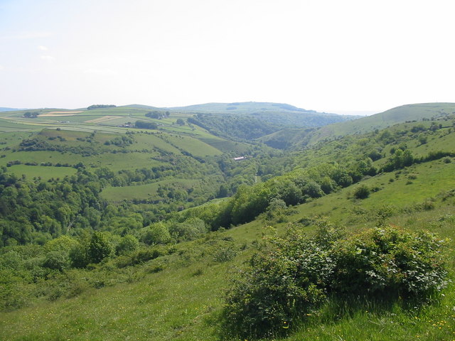 File:View of Ravenstor and Litton Dale from above Priestcliffe Lees - geograph.org.uk - 860711.jpg