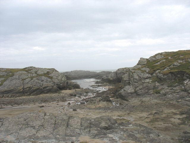 View seawards along the cove - geograph.org.uk - 867908