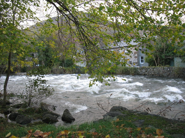 File:White water on the Glaslyn - geograph.org.uk - 1025429.jpg