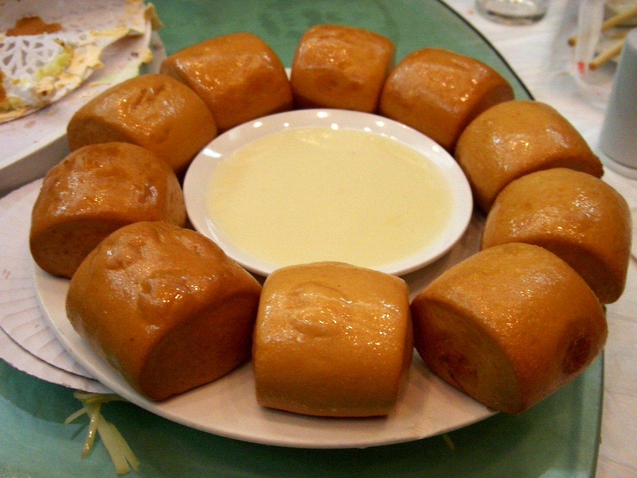 File:Zha mantou - Chinese dessert.JPG