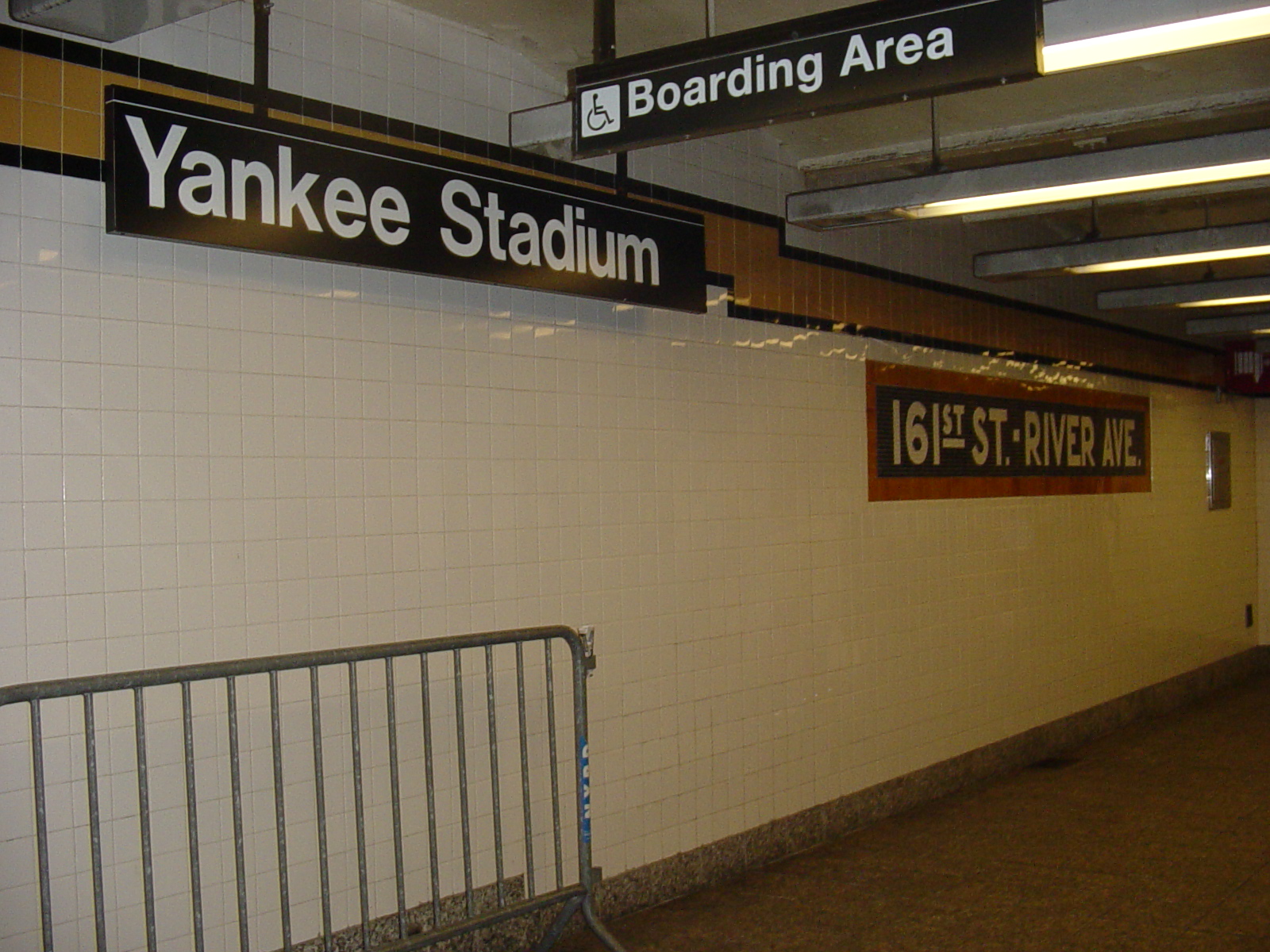 River Avenue Underneath 161st Street-Yankee Stadium Statio…