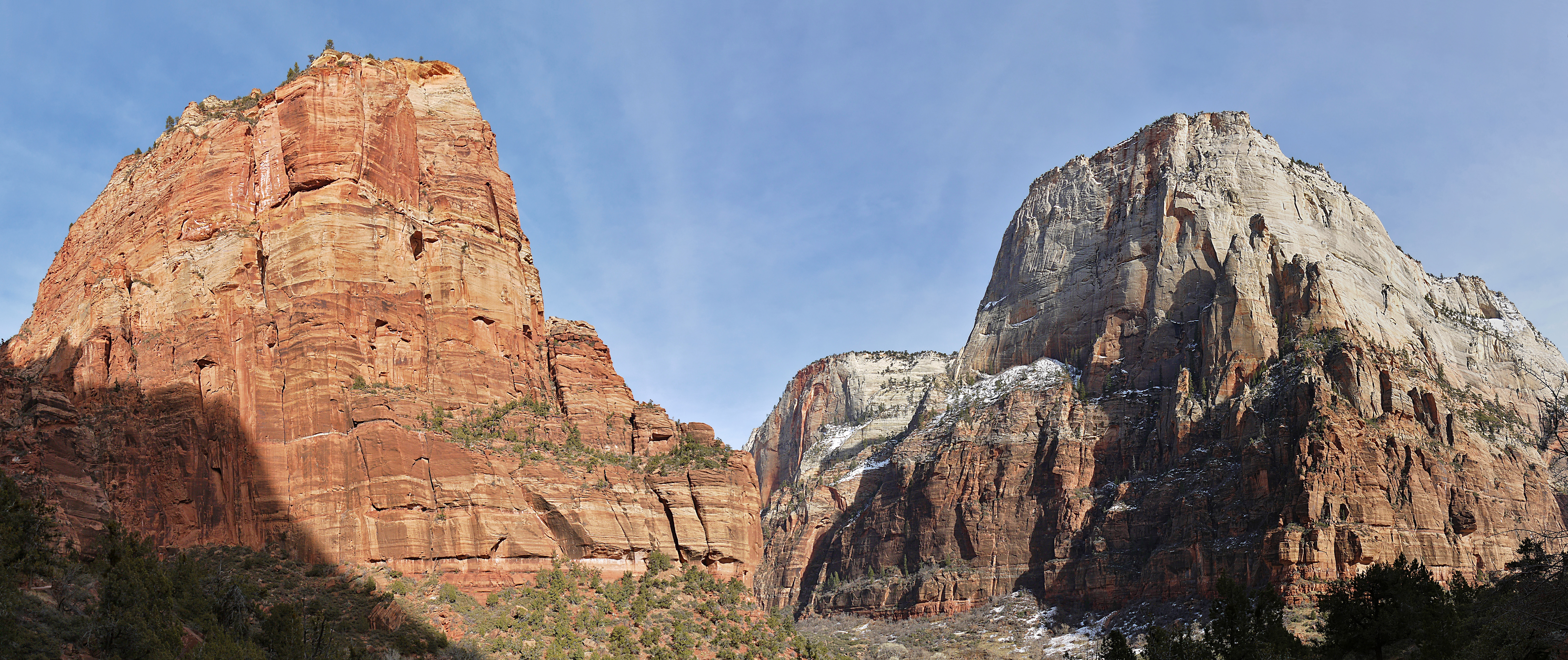 Где находится гора сион. Zion National Park great White Throne.. Гора Сион гора Святая текст. Гора Колоб. Скала ангела.