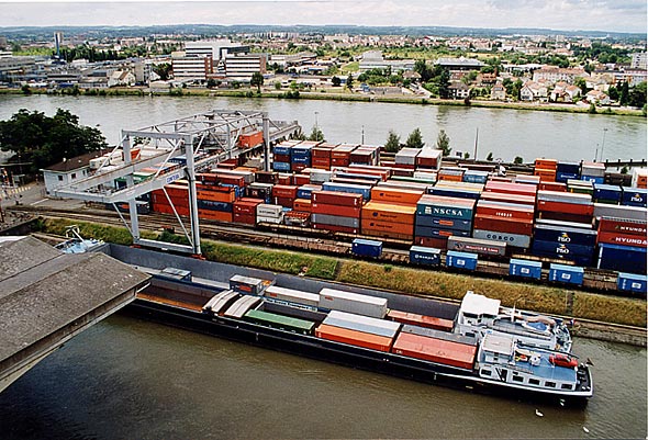 File:Basel Rheinhafen.jpg