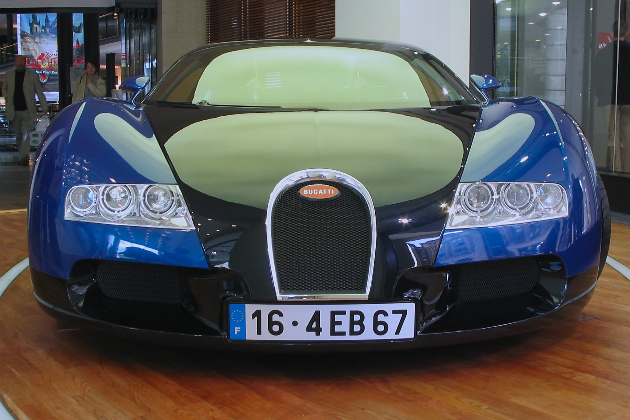 Автомобиль Bugatti Veyron Diamond Ltd золото