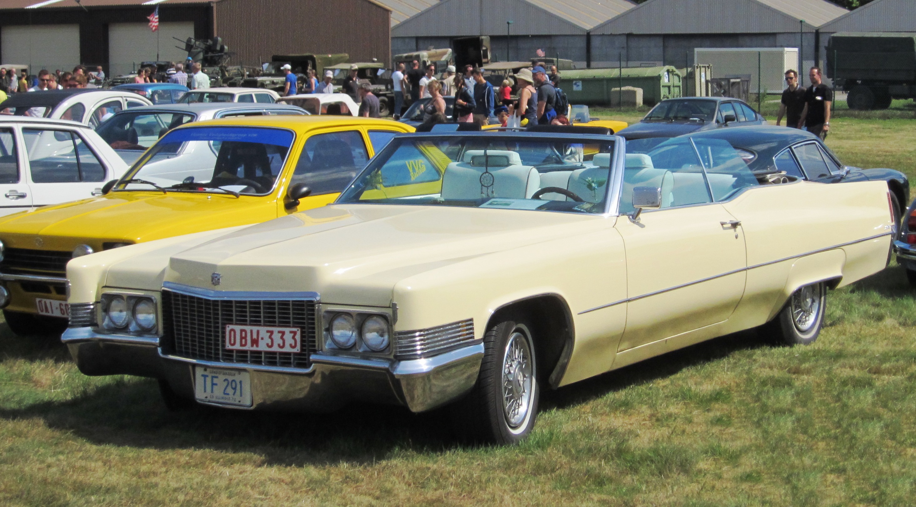 Cadillac Deville vi открытый багажник