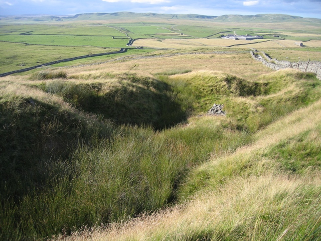 File:Disused quarry at Weets Top - geograph.org.uk - 605490.jpg