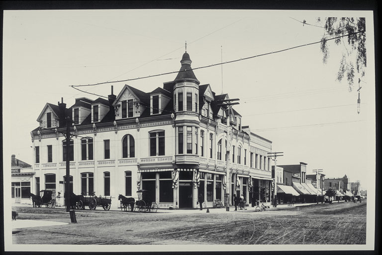 File:First location of the Santa Monica Public Library.jpg