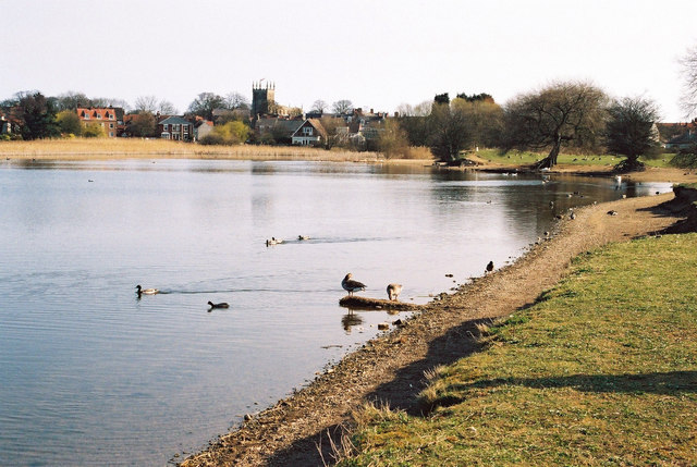 File:Hornsea Mere, Yorkshire - geograph.org.uk - 844161.jpg