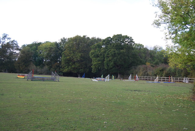 File:Horse jumps near Mansers - geograph.org.uk - 1536095.jpg