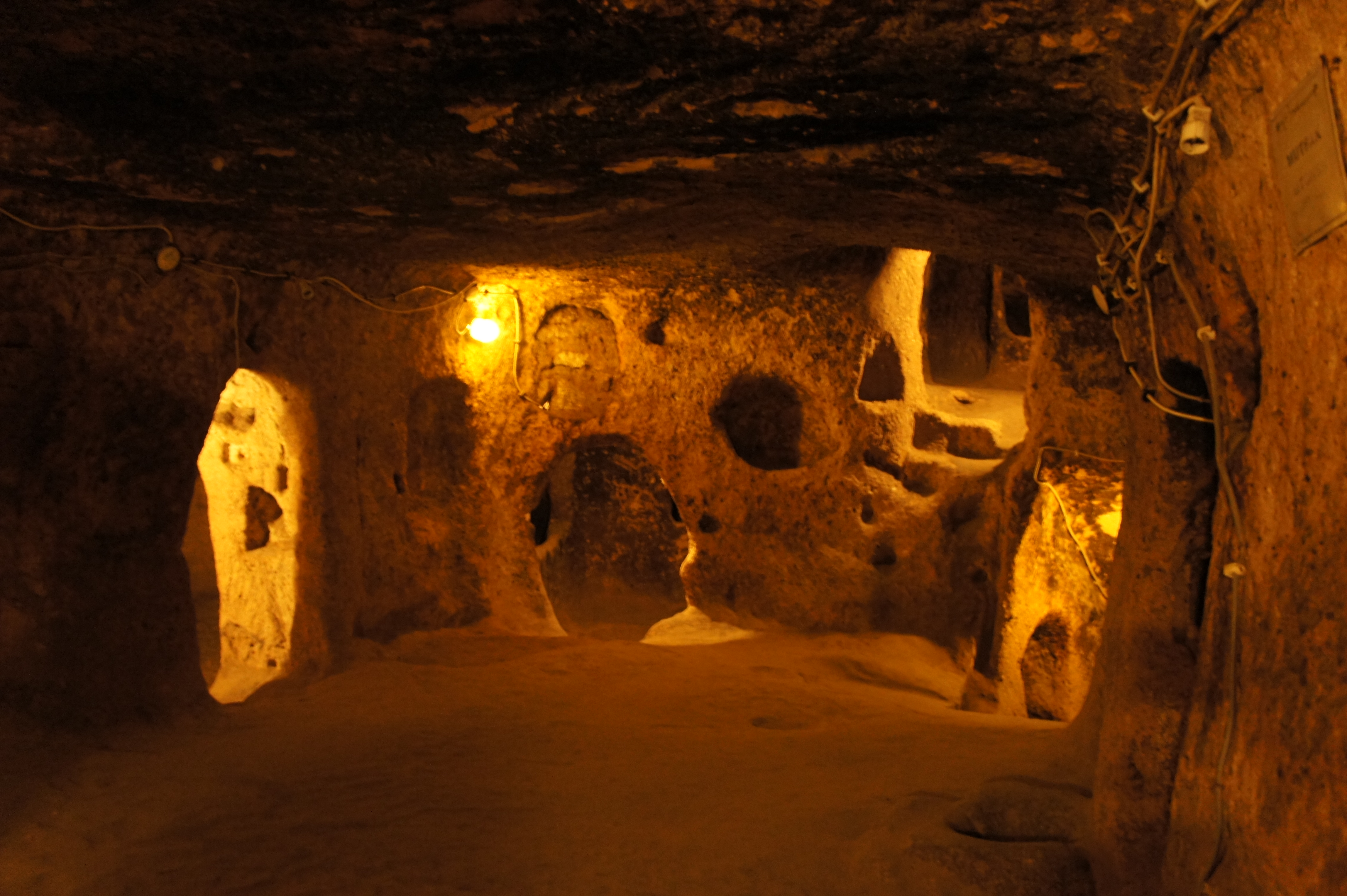 La ciudad subterránea Kaymaklı en Turquía  Kaymakli_-_ciudad_subterranea_de_Turquia