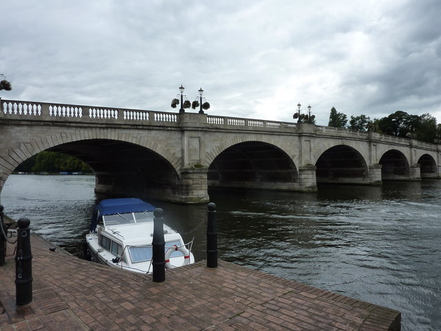 File:Kingston Bridge, viewed from the north side - geograph.org.uk - 2037113.jpg