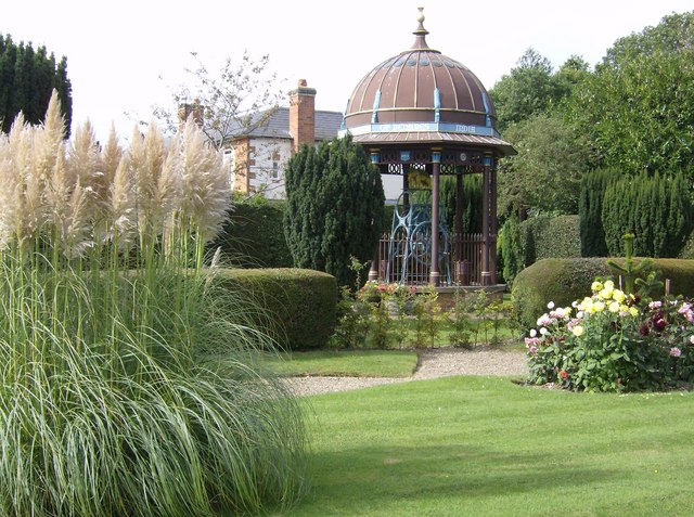 File:Maharajah's Well - geograph.org.uk - 595007.jpg