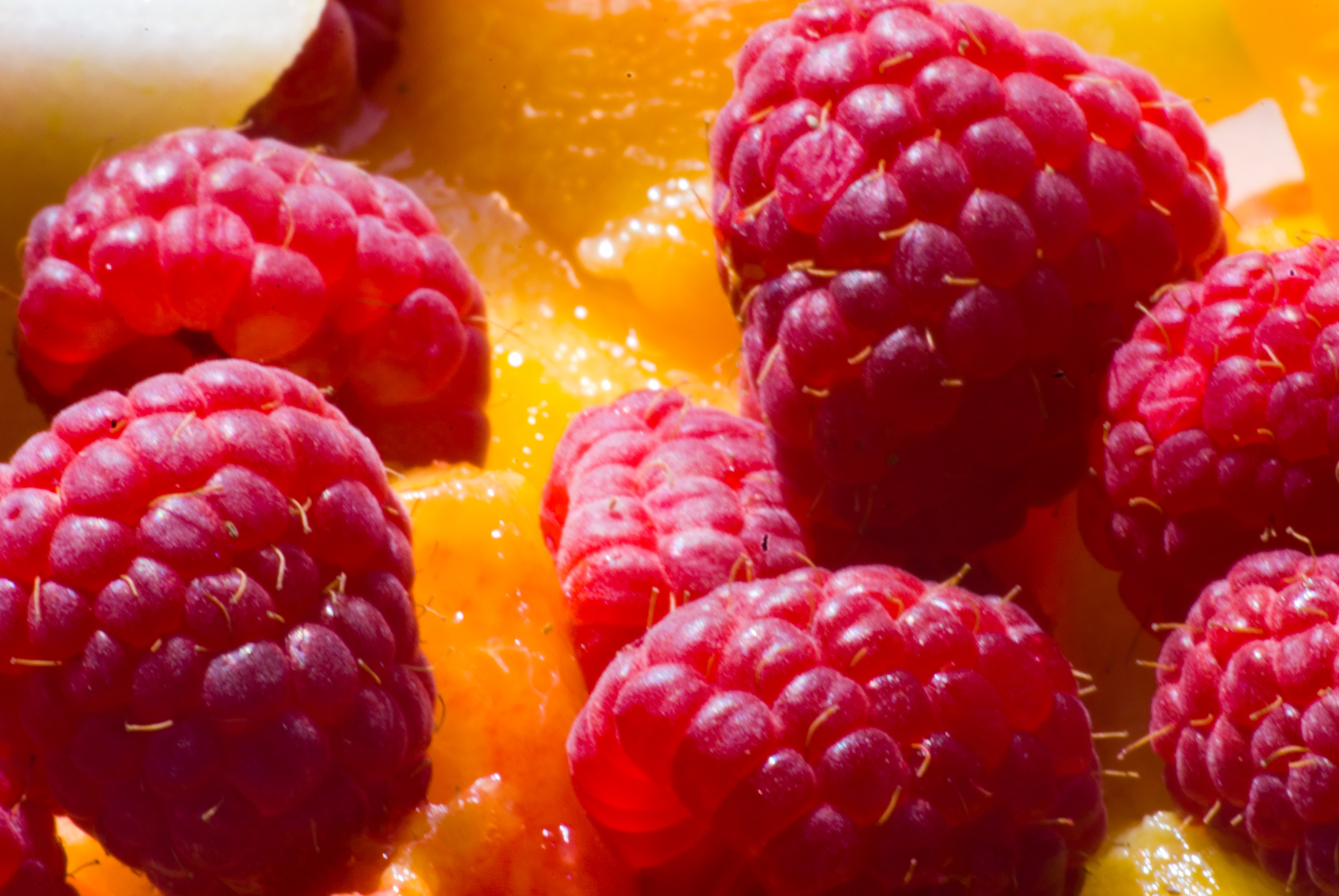 File:Mango and raspberry.jpg - Wikimedia Commons