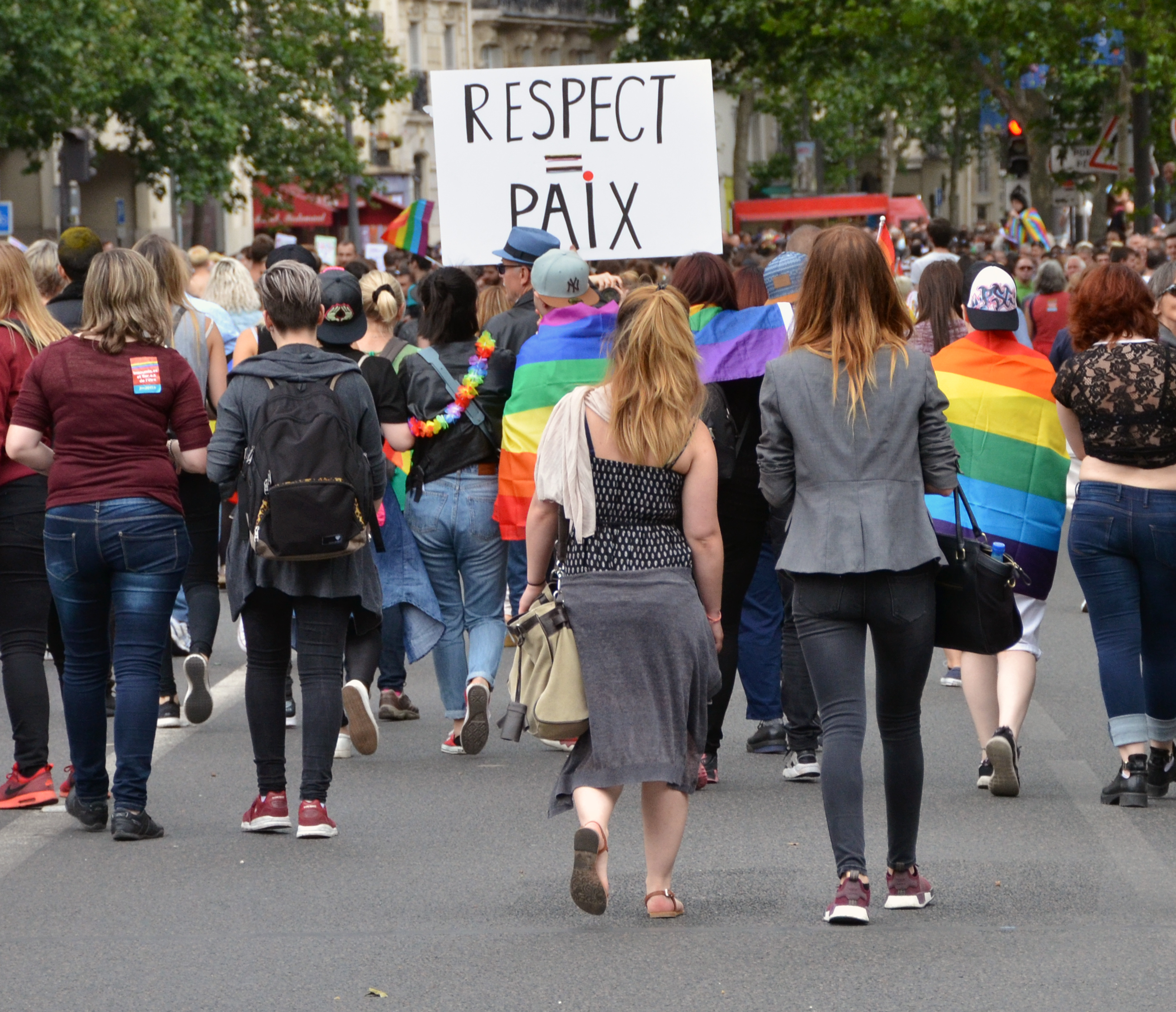 Marche des. Лав парад в Берлине 2022. Марш в Берлине 2022 солидарность. Dyke March.