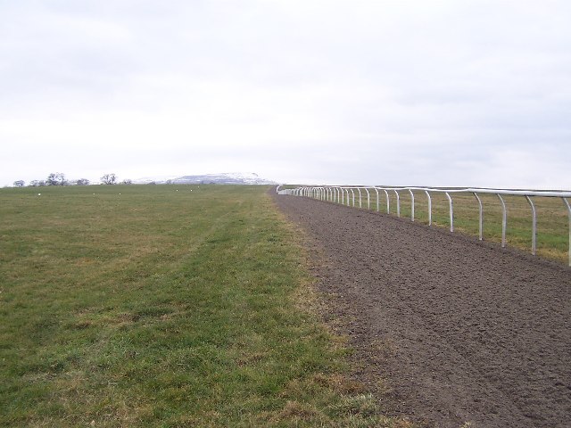 File:Middleham Low Moor - geograph.org.uk - 126762.jpg