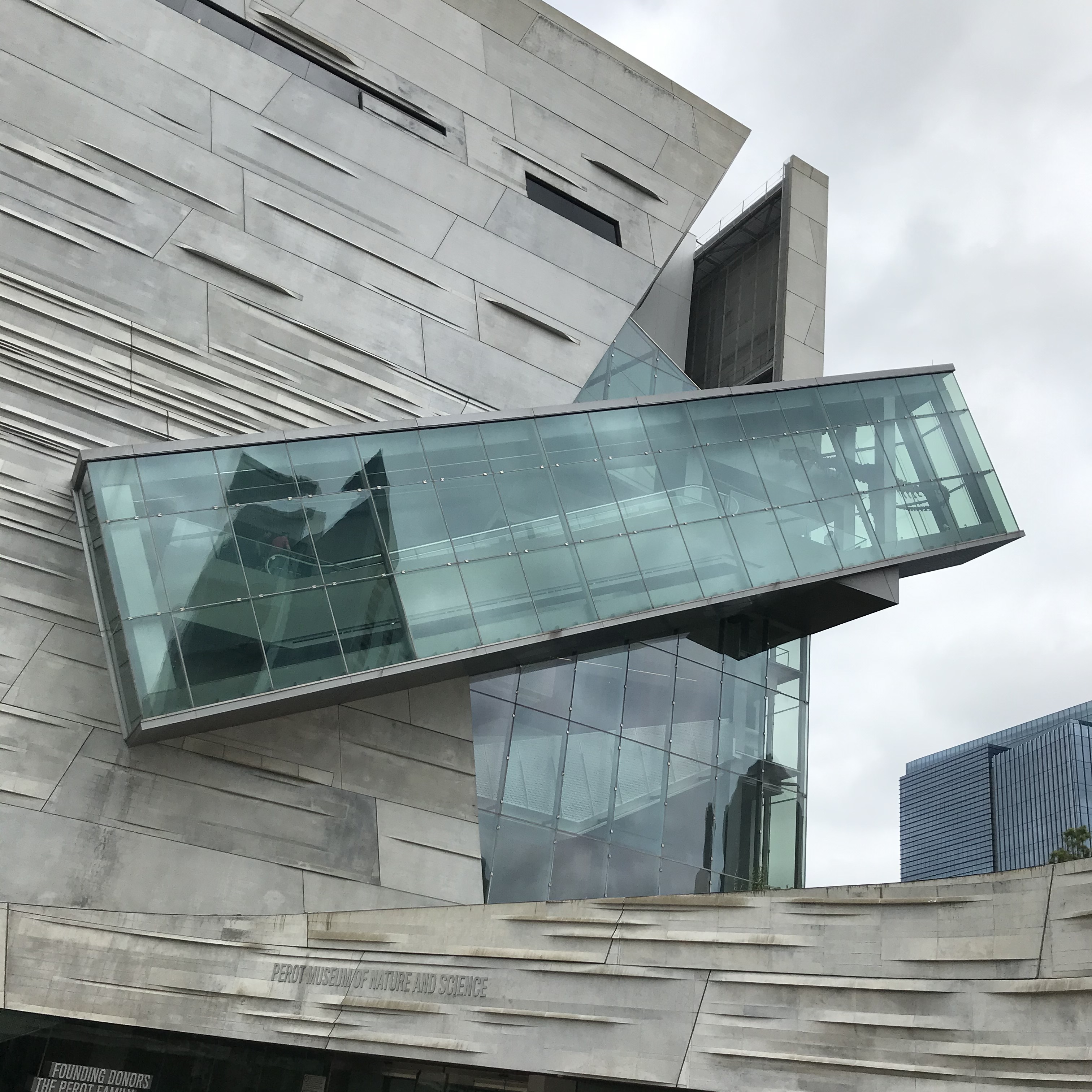 Perot_Museum_of_Nature_and_Science_exterior_of_Escalator.jpg