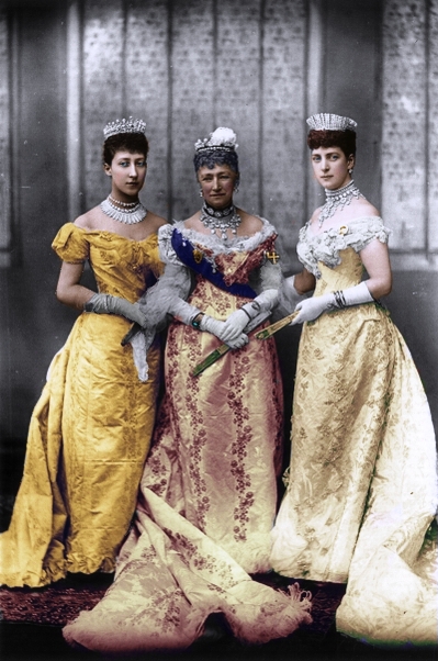 Louise (centre) with her daughter Alexandra, Princess of Wales (right), and granddaughter Louise (left) in 1893
