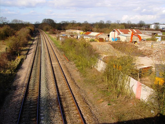 File:Railway line to Gloucester from Bristol - geograph.org.uk - 364728.jpg