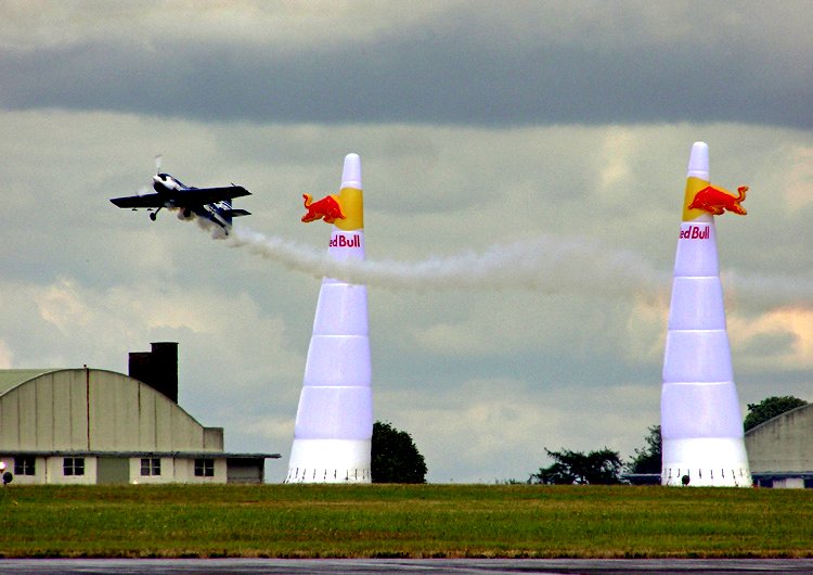Red Bull Air Race, Уик-енд на аэродроме Кембл, Глостершир, Великобритания, июнь 2004