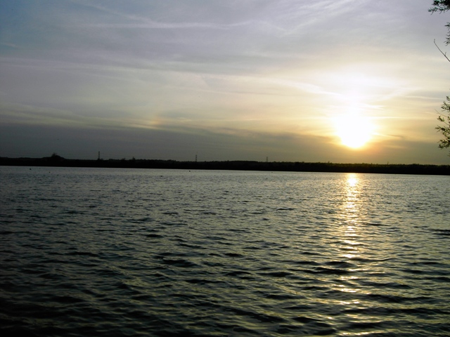 File:Sun Setting Over The Lake At Marston Vale CP - geograph.org.uk - 404131.jpg