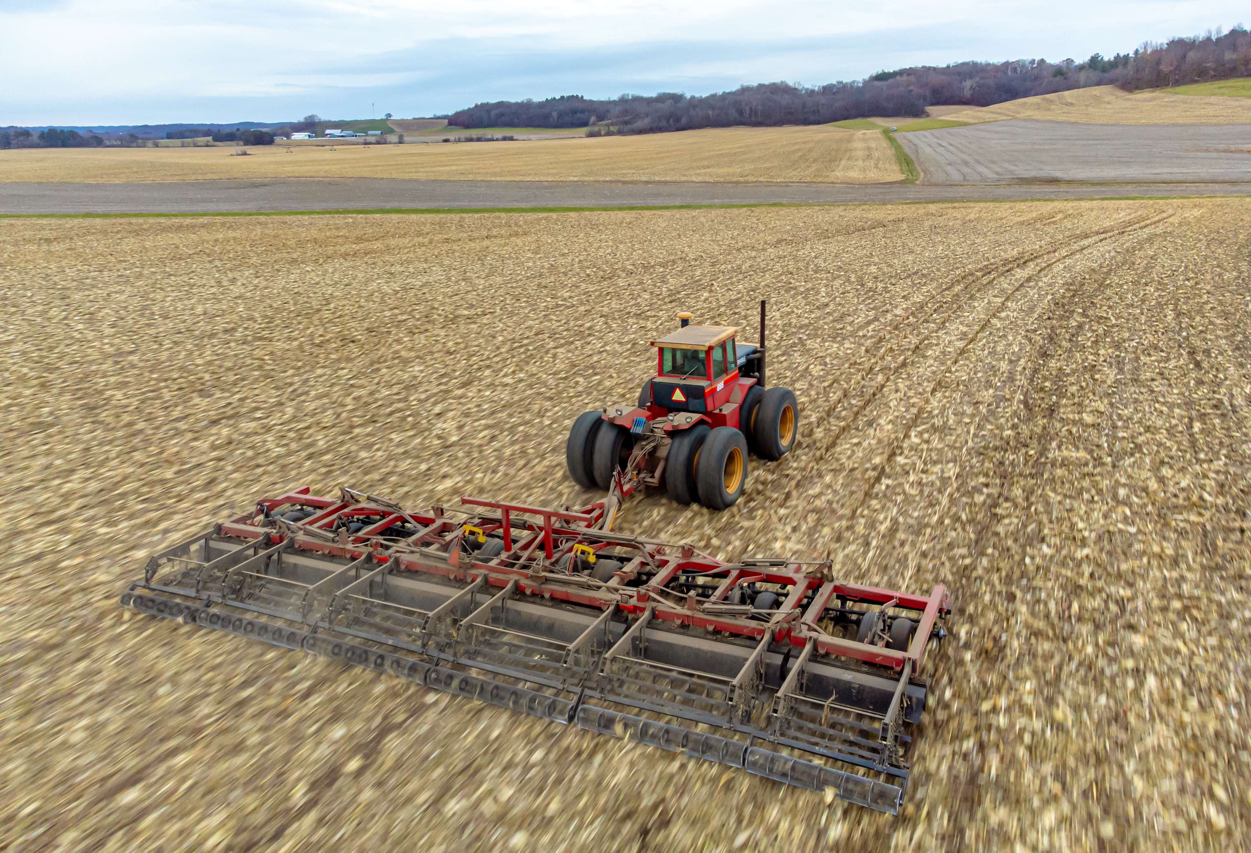 Video] 'It's Too Pretty to Use!' Farmer Sees His New Strip-Till Rig for  First Time