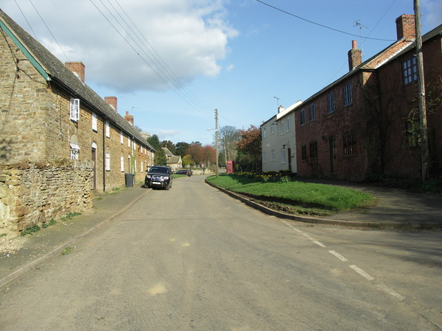 File:Village Street. - geograph.org.uk - 365679.jpg