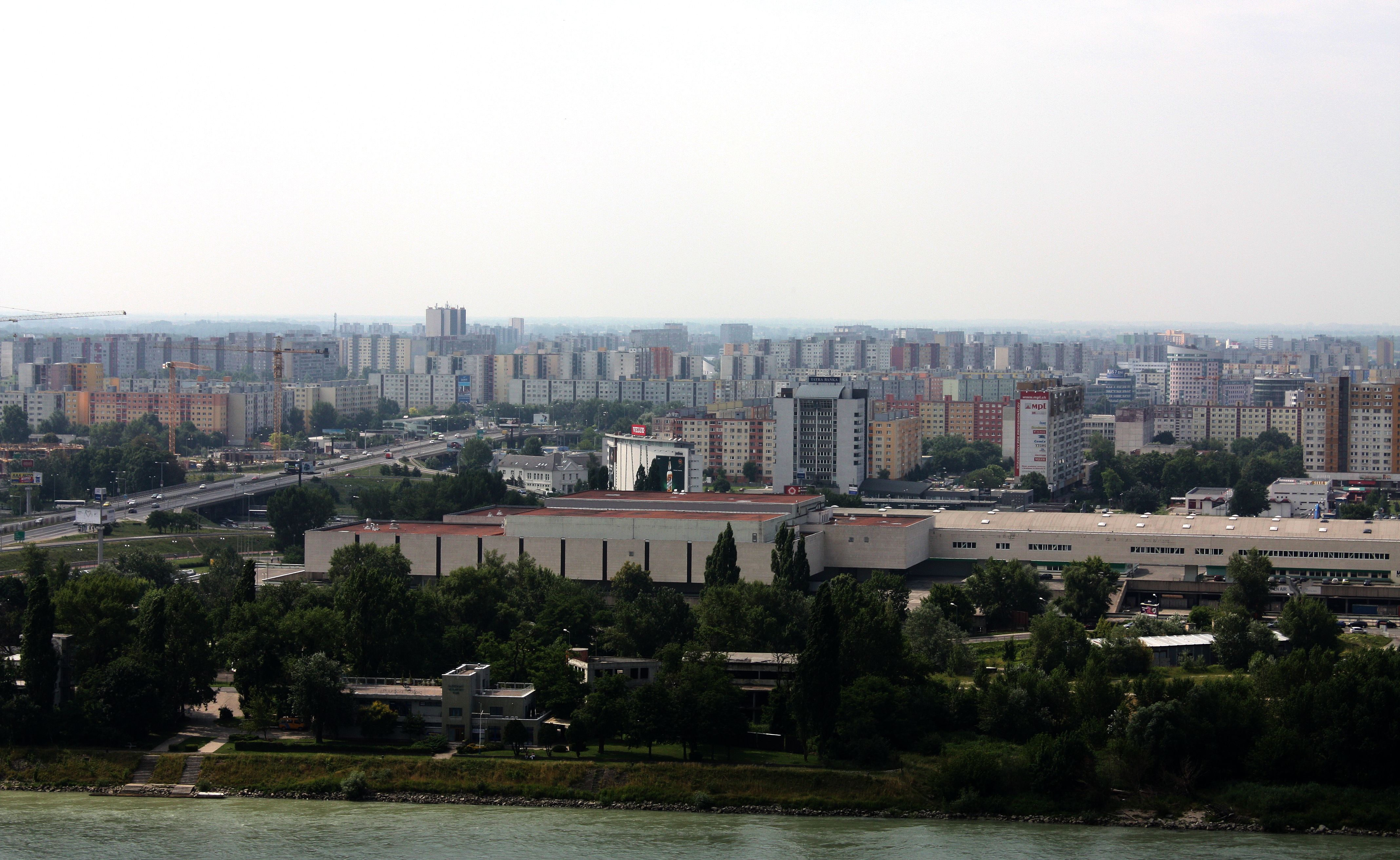 Файл:Vista de Bratislava.jpg — Википедия