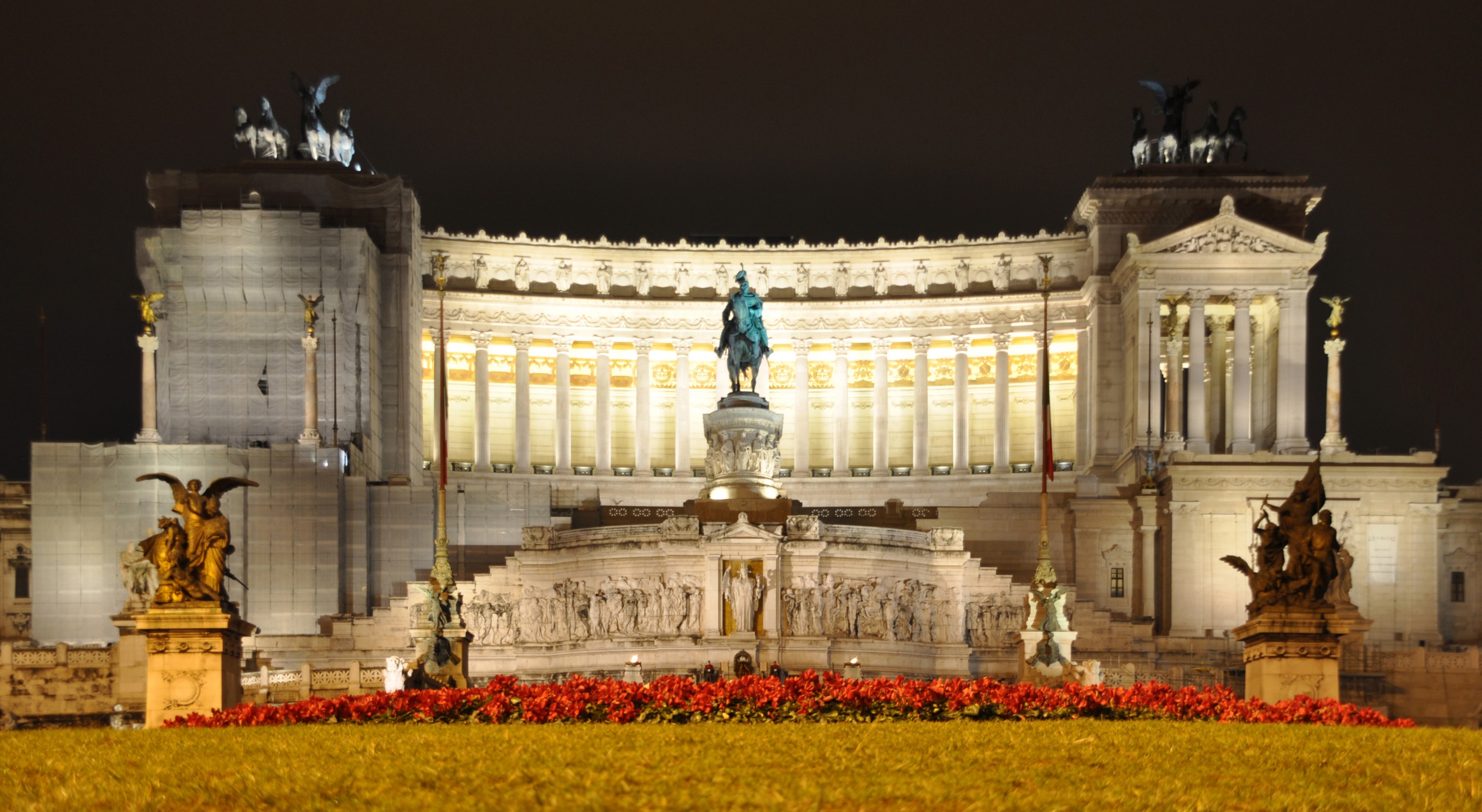 Monument vittorio emanuele ii pantheon hi-res stock photography