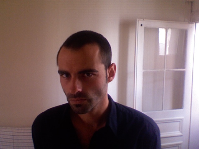 File:Yann Bourven in a room.jpg