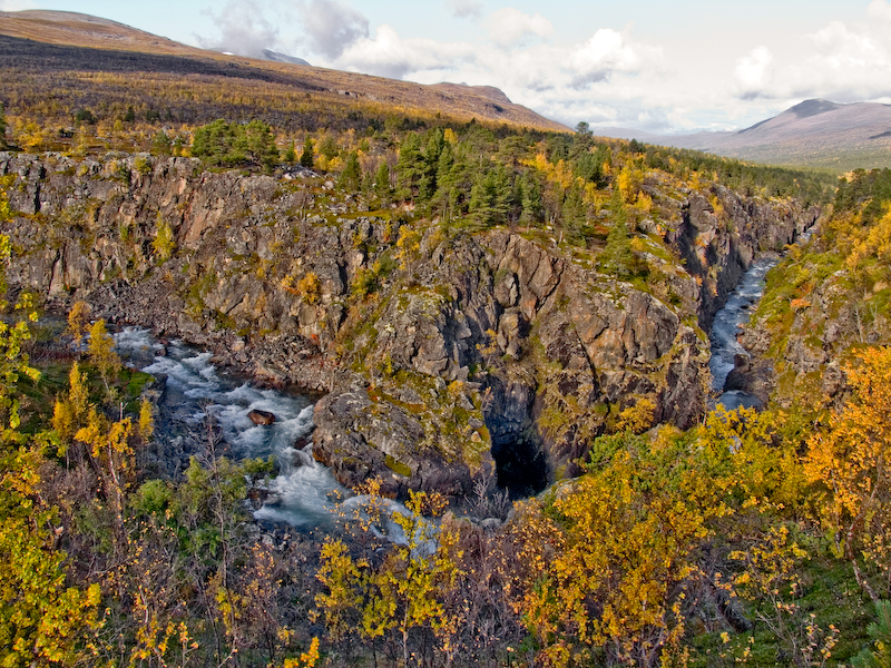 File:Övre dividal anjajohka.jpg