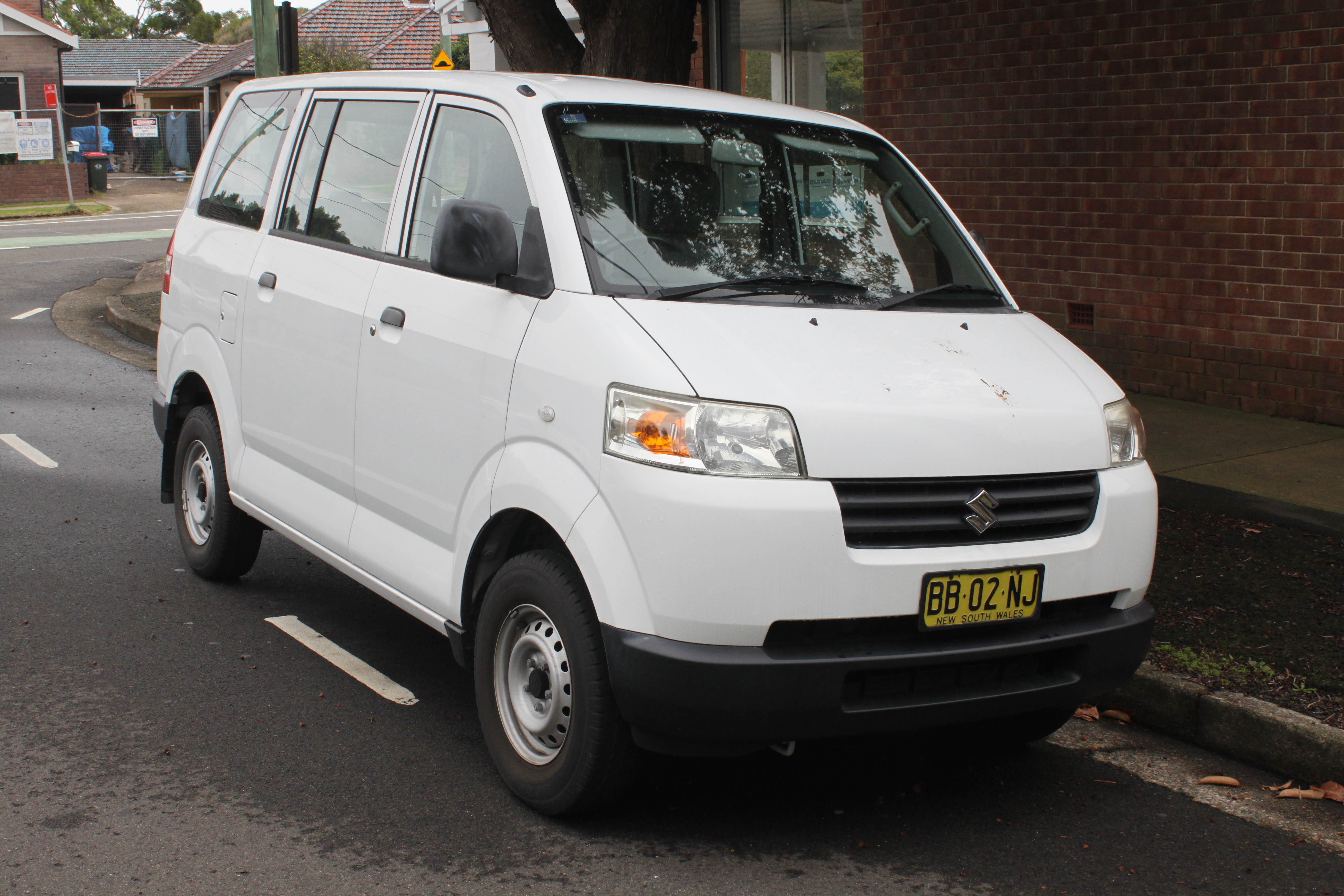 File 2009 Suzuki  APV  GD van  26579899112 jpg 