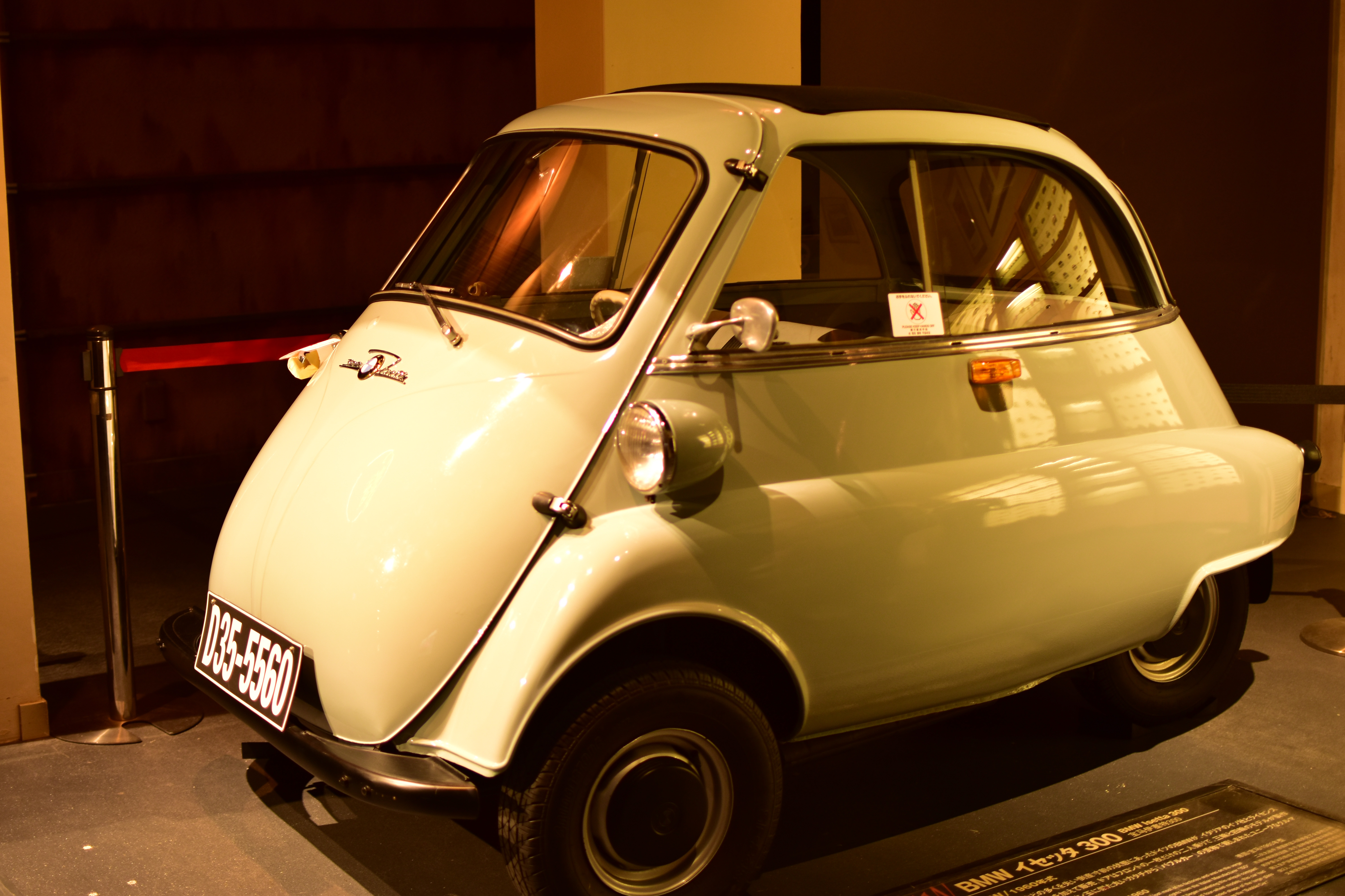 BMW Isetta 250 Pink