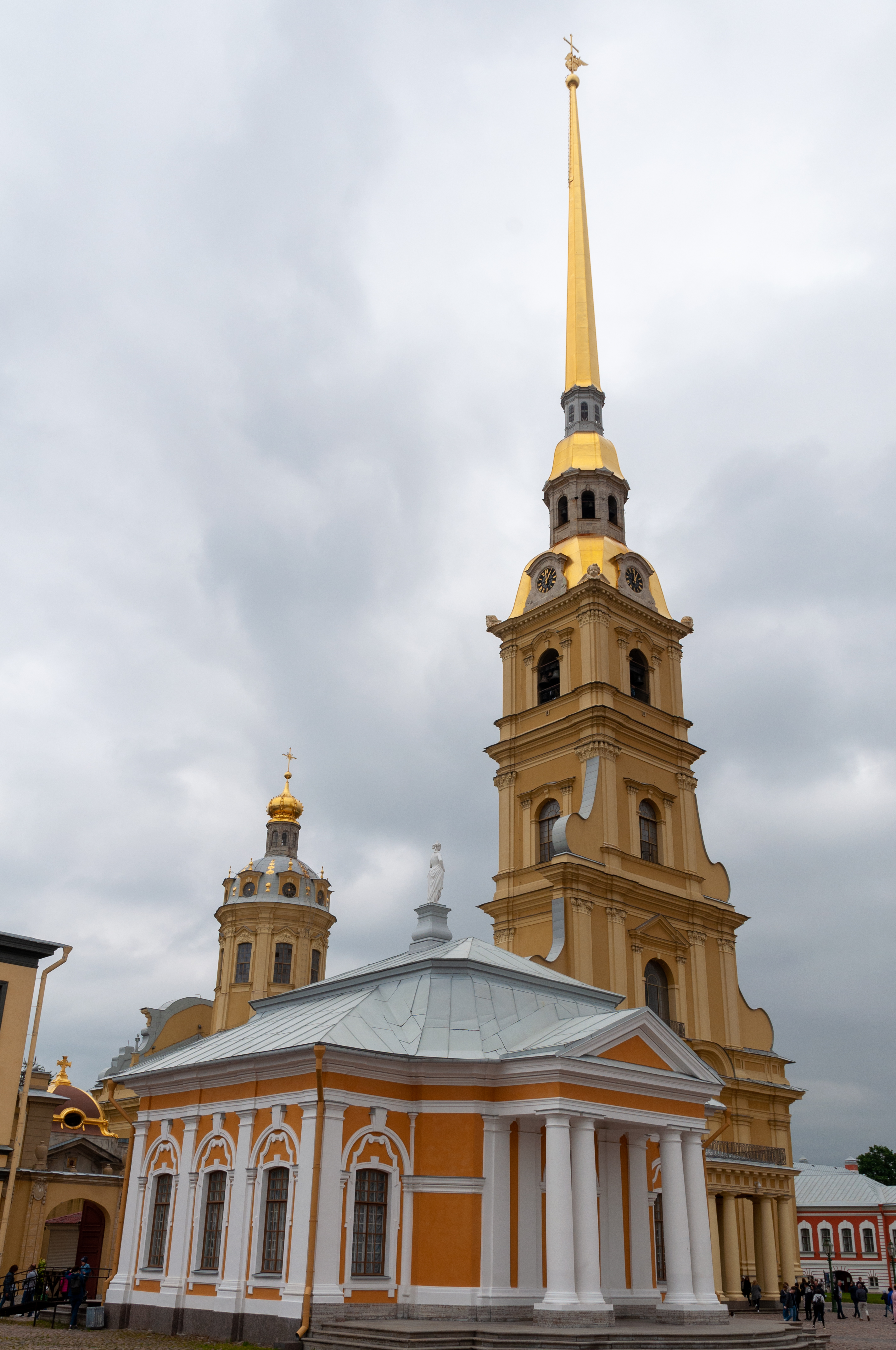 Петропавловский собор Санкт Петербург интерьер