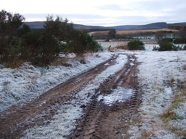 File:Access to fields - geograph.org.uk - 1619397.jpg