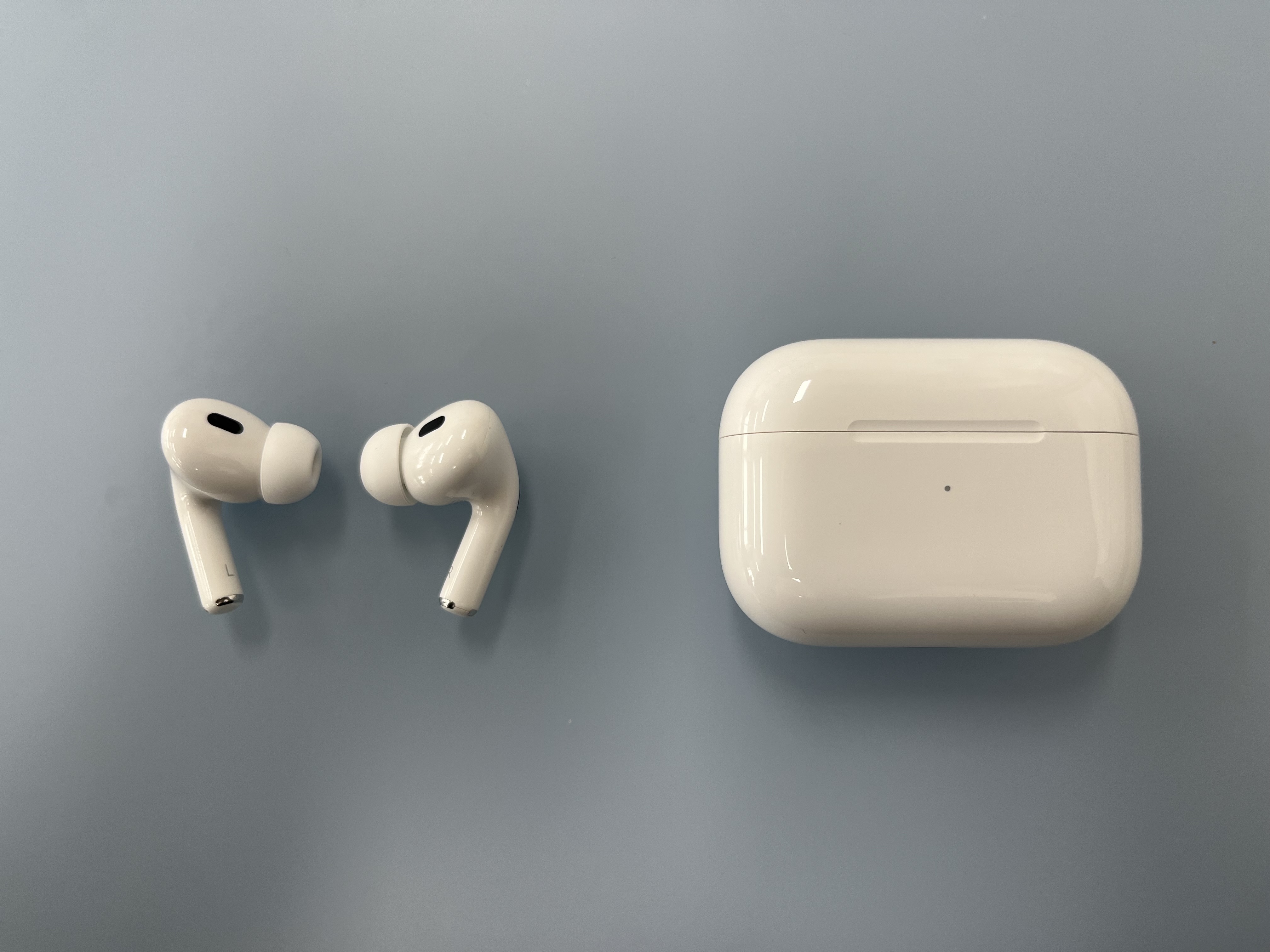 Apple AirPods with Wireless Case (2nd Gen/2019) MRXJ2AM/A - US