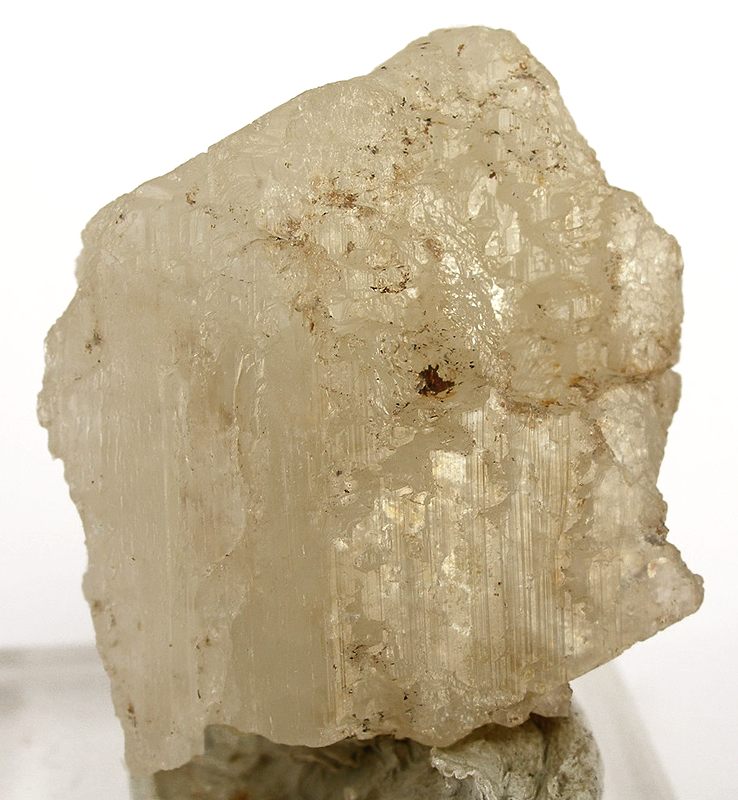 espécimen de cristal de ambligonita blanca
