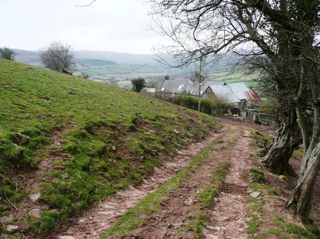 File:Approaching Pentwyn - geograph.org.uk - 739366.jpg