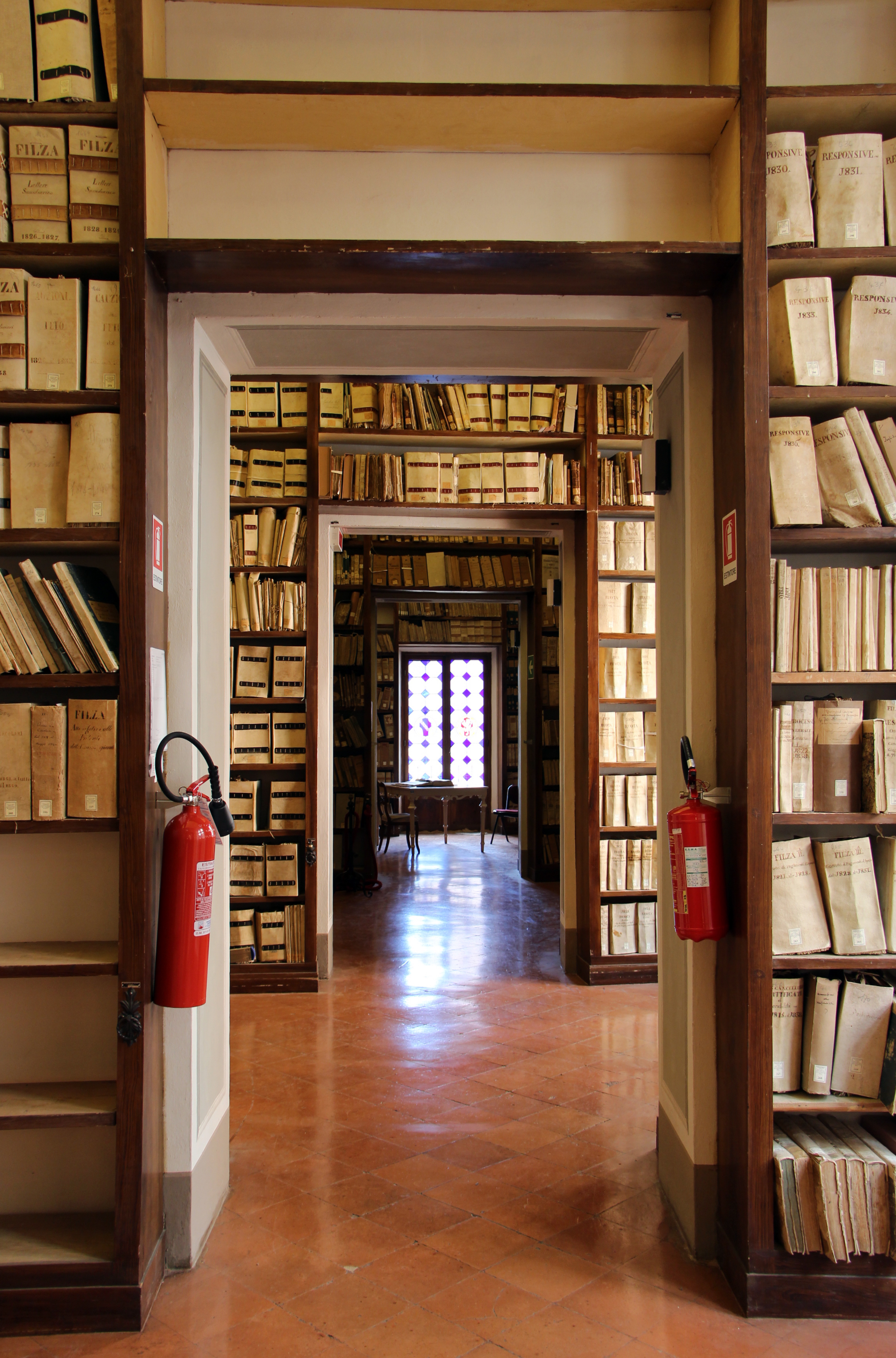 File:Archivio di stato di siena, interno 02.jpg - Wikimedia Commons