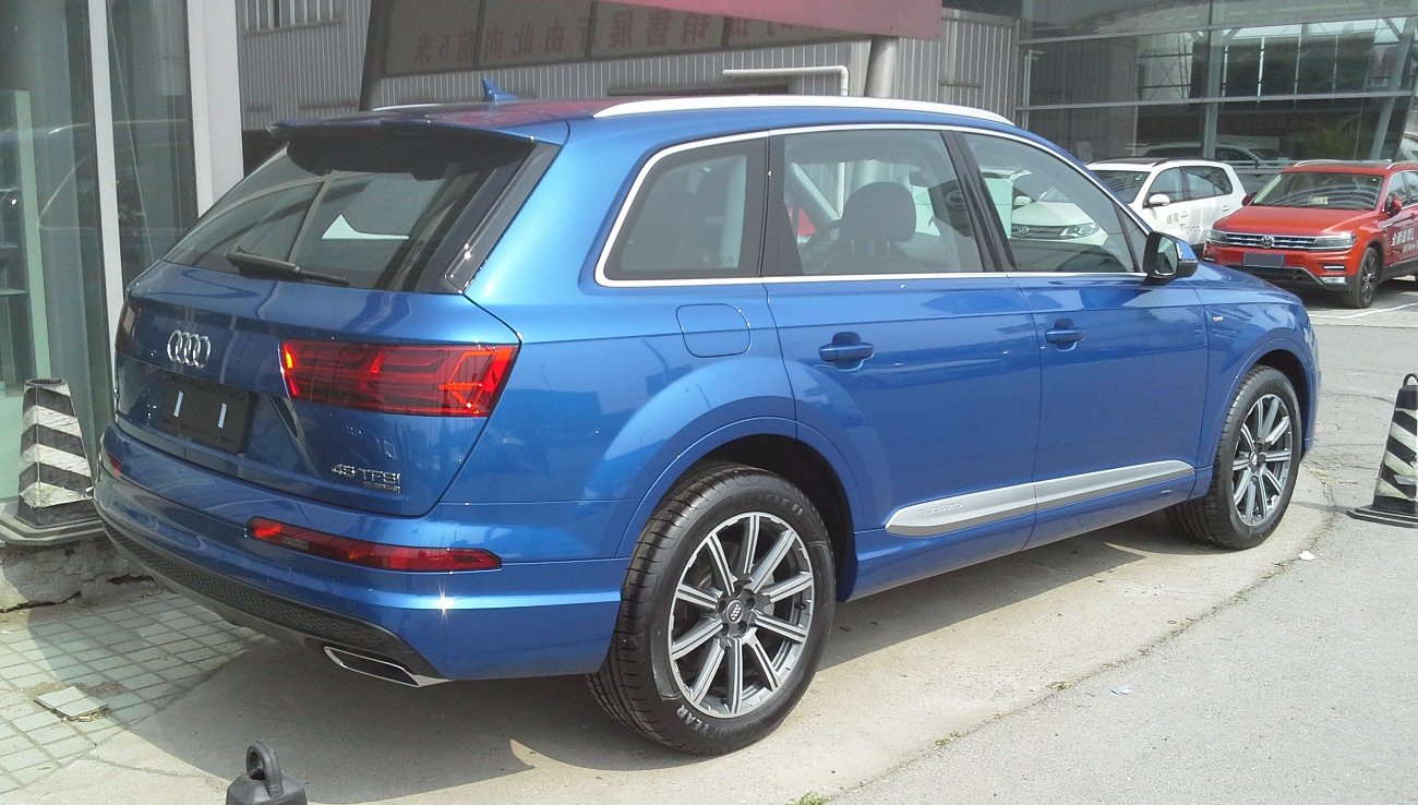 Audi Q7 - Wikimedia Commons