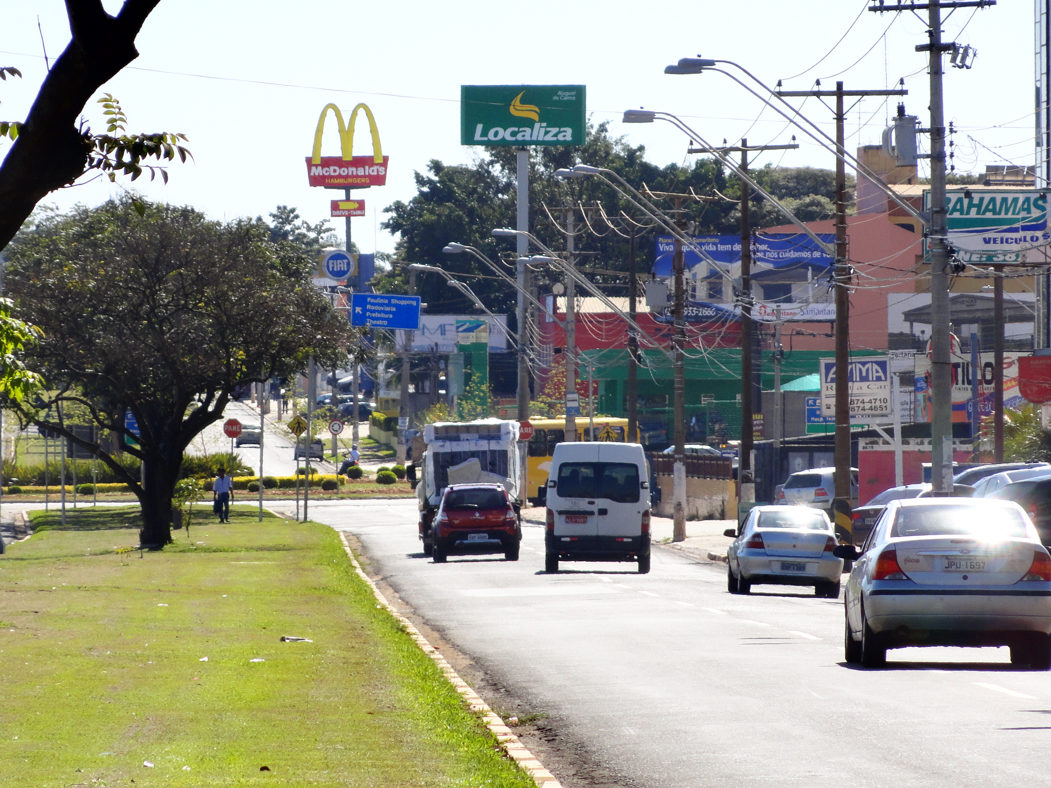 File:Avenida José Paulino, Paulínia.jpg - Wikimedia Commons