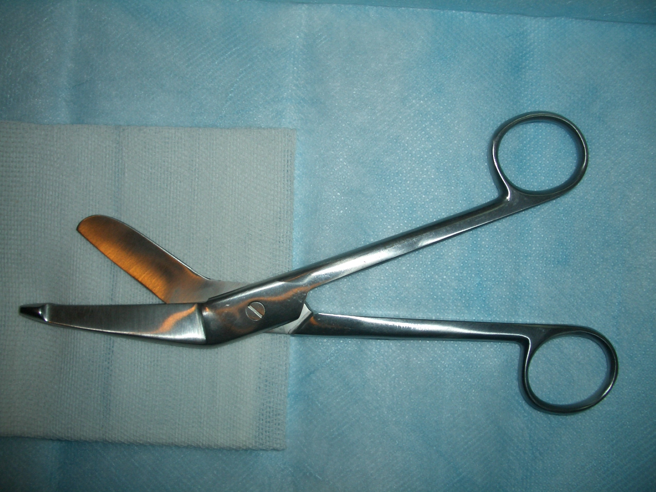 Bandage scissors - Wikipedia