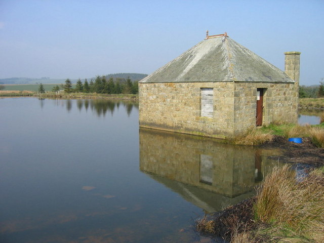 File:Boathouse Rayburn Lake - geograph.org.uk - 385474.jpg