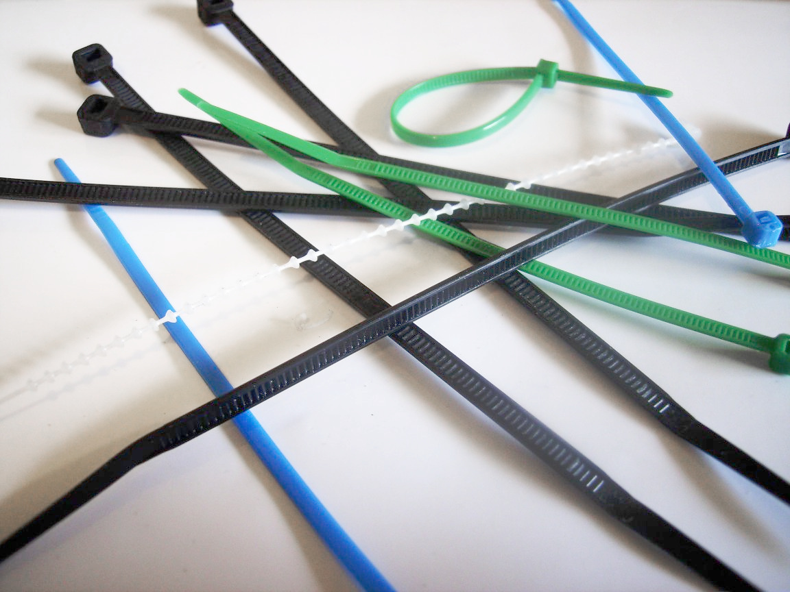 Releasable Reusable Plastic Zip Cable Tie Wraps Ratchet Ties Wire Banding Color 