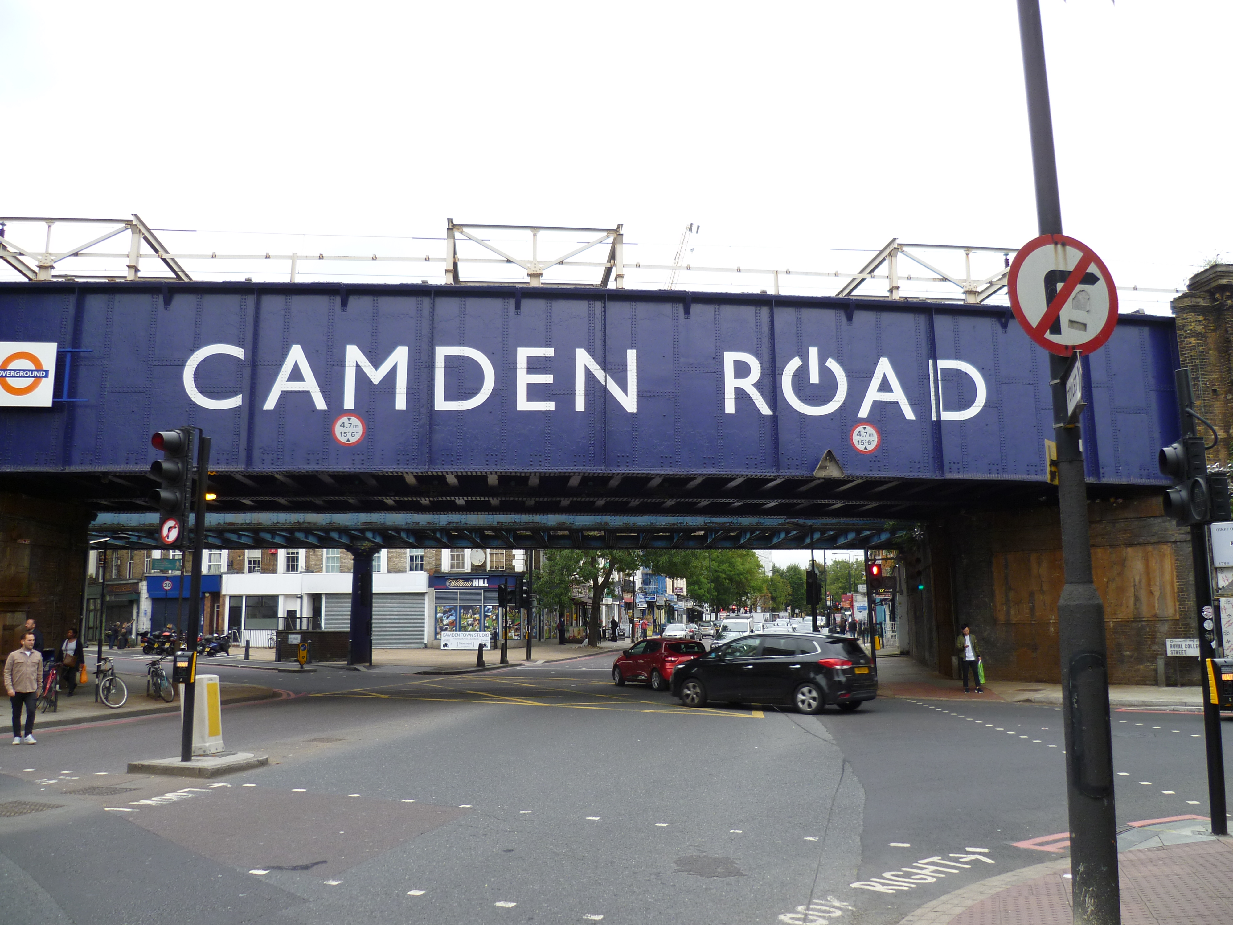 File Camden Road railway bridge at Camden Road Station 04.jpg