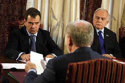 File:Dmitry Medvedev 5 May 2009.jpg