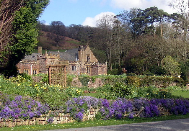 Small picture of Halsway Manor courtesy of Wikimedia Commons contributors