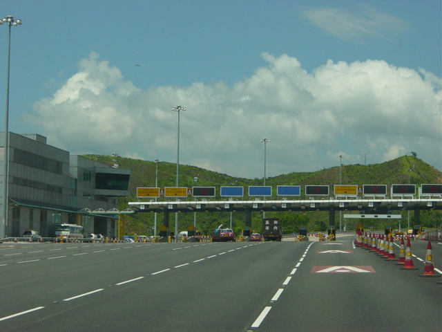 File:HongKongAirportExpwyTollGate.jpg