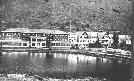 File:Hot Lake Hotel 1920s.jpg