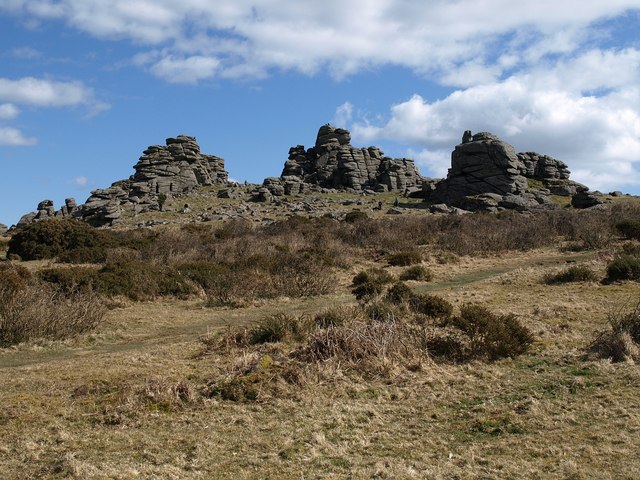 File:Hound Tor - geograph.org.uk - 1232810.jpg