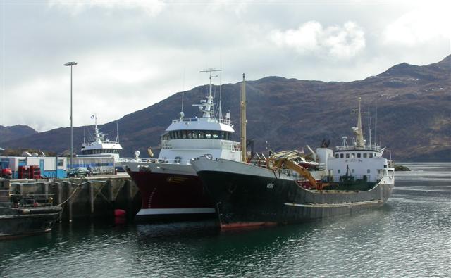 File:Kyle of Lochalsh Quay.jpg